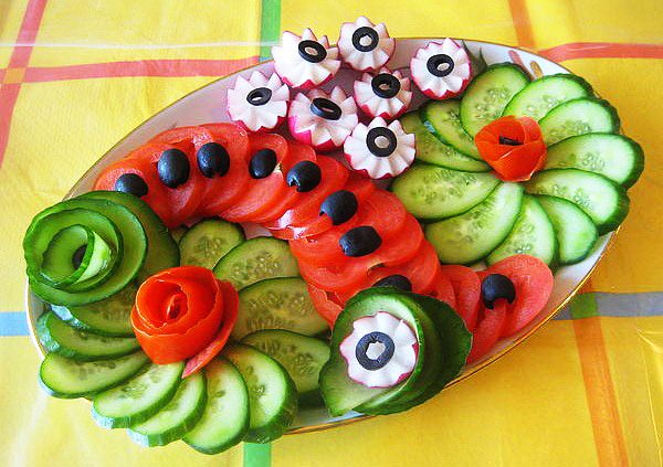 Новогодняя нарезка: овощная тарелка