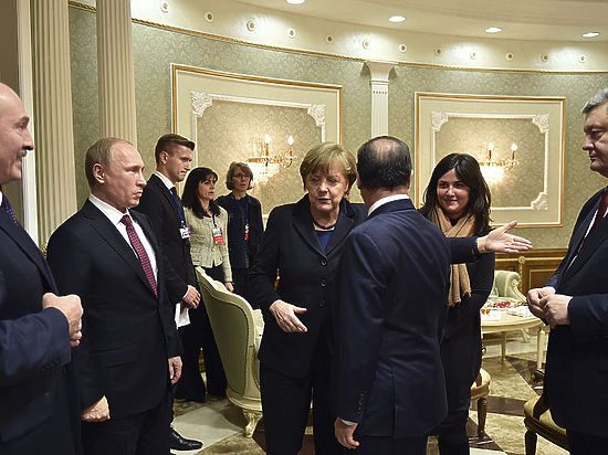 Переговоры в Минске: &quot;Путин был в хорошем настроении, Порошенко надо было успокаивать&quot;