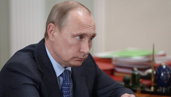 Путин подписал закон, ужесточающий контроль над НДФЛ