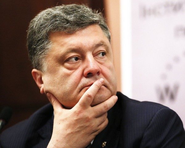 Порошенко подписал указ &quot;о защите интересов Украины&quot; на территории Крыма