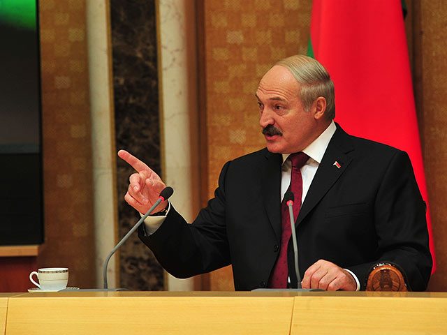 Лукашенко намерен обсудить создание российской военной базы