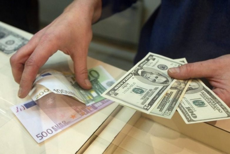 Центробанк вводит новые правила обмена валют