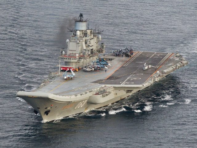 Британские истребители попытались сделать фото российского авианосца
