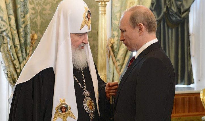 Путин узнал в отце патриарха Кирилла крестившего его священника