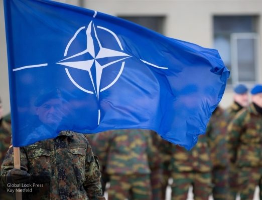 Соцопрос: население 4-х стран НАТО предпочли оказаться под защитой России