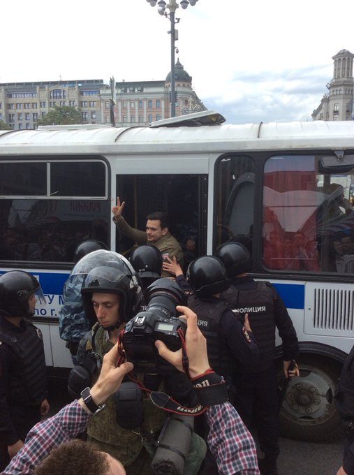 В Москве и Петербурге прошли жесткие задержания участников протестных акций