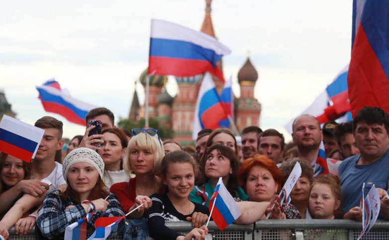 Лучше поздно,чем никогда: США наконец-то поздравили россиян с Днем России