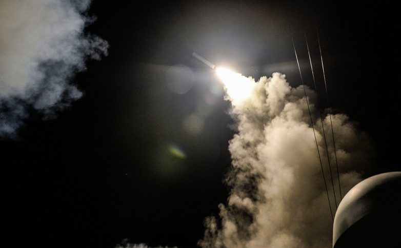 По авиабазе в Сирии нанесён ракетный удар