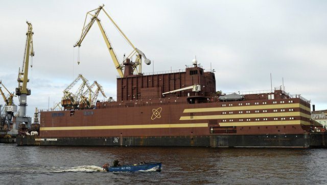 Конвойные суда остановили сближение «антиядерного» судна с российской плавучей АЭС