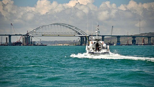 Украинский адмирал призвал готовиться к блокаде Керченского пролива‍