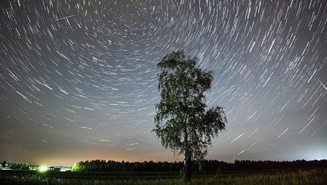 Загадывайте желания на падающие звёзды: россияне увидят необычно яркий метеорный поток!