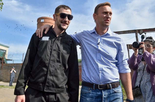 Брат Навального рассказал о том, как выжить на зоне