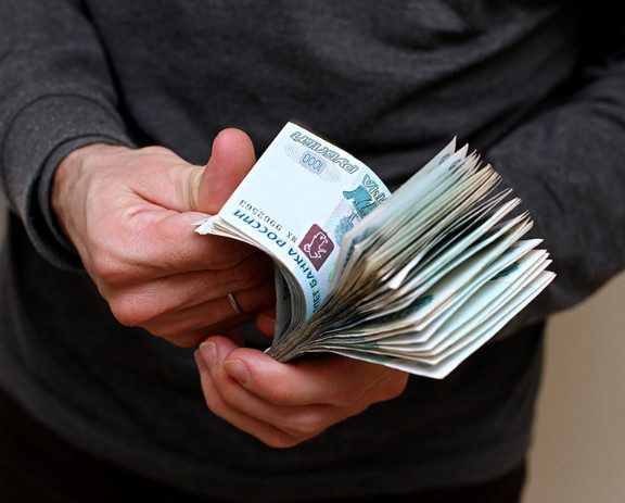 Каждый 5-й россиянин получает меньше 15000 и самые высокие зарплаты вовсе не в Москве!