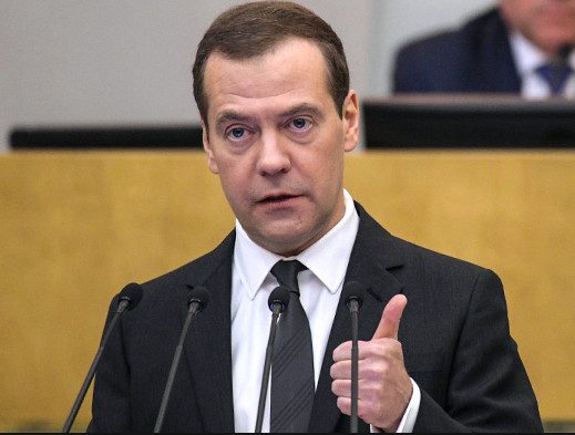 Медведев пожелал россиянам исполнения желаний