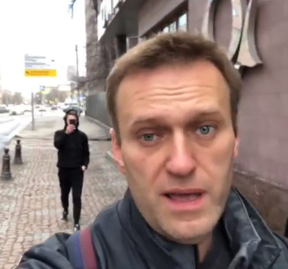 Навальный рассказал о непрерывной слежке за ним
