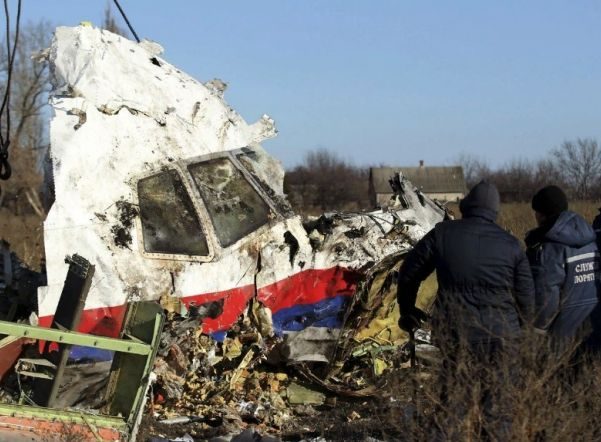Члены семей погибших в катастрофе МН17 потребовали от РФ признать вину