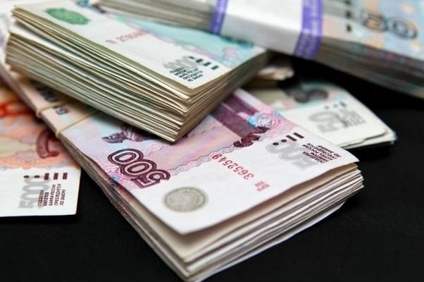 Пенсионерке по ошибке выдали в банке более полмиллиона рублей