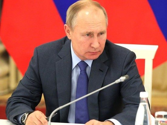 Путин пообещал навести порядок на российском телевидении