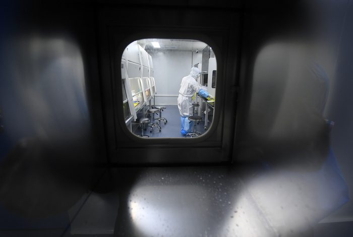 США проведут полномасштабное расследование о происхождении коронавируса COVID-19