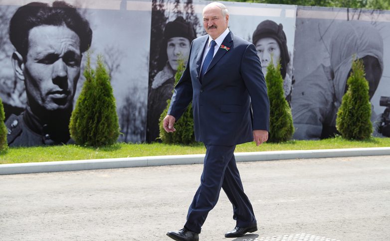 Лукашенко сообщил, что переболел коронавирусом бессимптомно