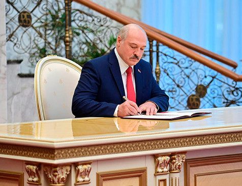 США, Британия, Германия и другие страны отказались считать Лукашенко законным президентом Белоруссии