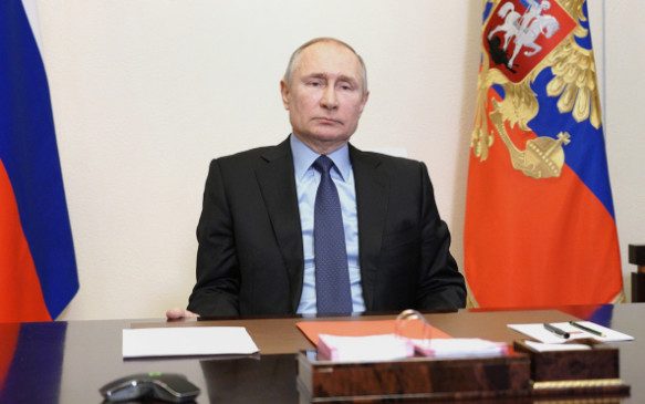 Путин объяснил, почему не стал прививаться публично