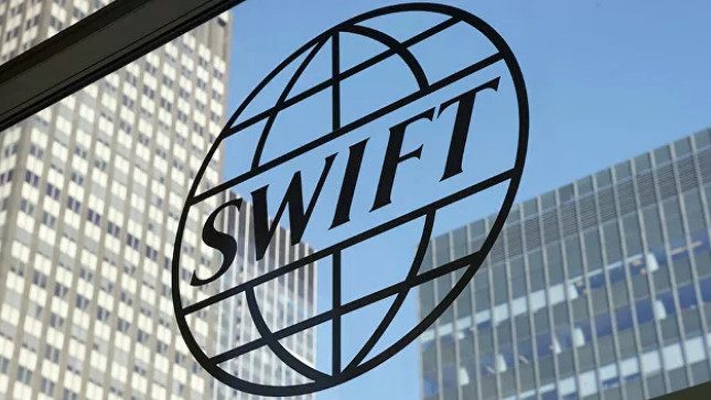 России снова угрожают отключением от SWIFT