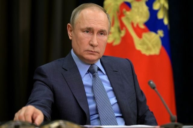 Путин призвал ритмично работать над выполнением его послания 2021 года