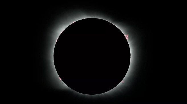 Россияне впервые за 50 лет смогут увидеть кольцеобразное затмение Солнца