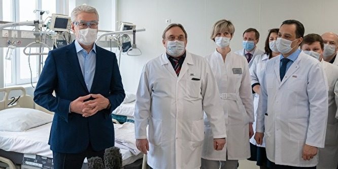 Как главы регионов стимулируют интерес россиян к вакцинации от коронавируса