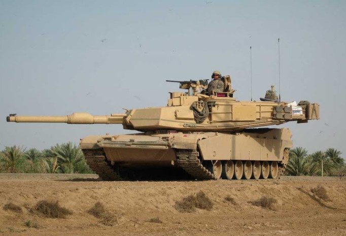 Министр обороны Польши пообещал разместить танки «Абрамс» в России