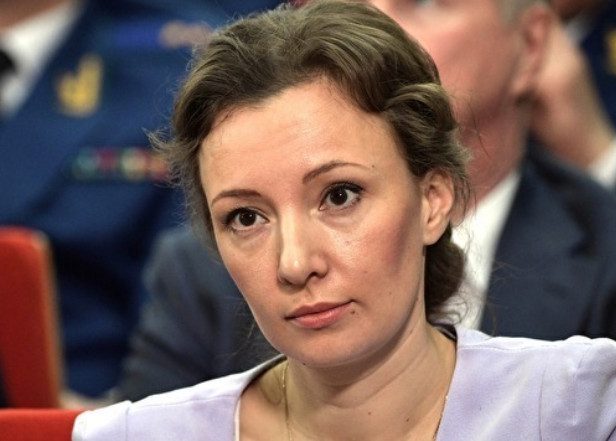 Путин освободил от должности детского омбудсмена Анну Кузнецову