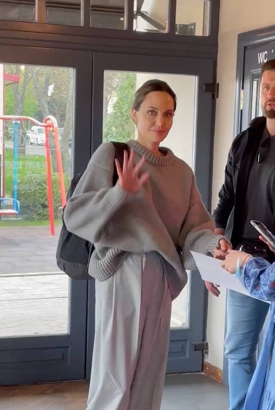 Анджелина Джоли приехала во Львов
