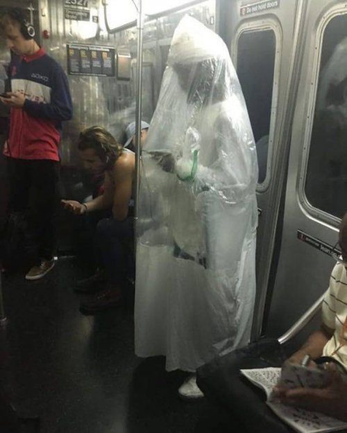 Чудаки в метро!
