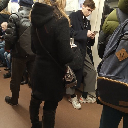 Чудаки - пассажиры в метро