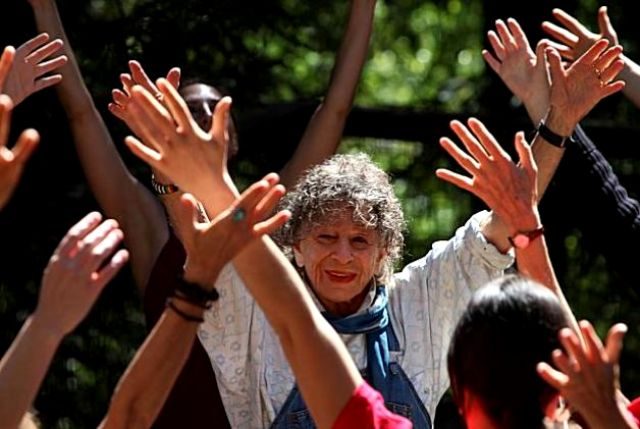 Эта 92-летняя женщина победила рак с помощью танца