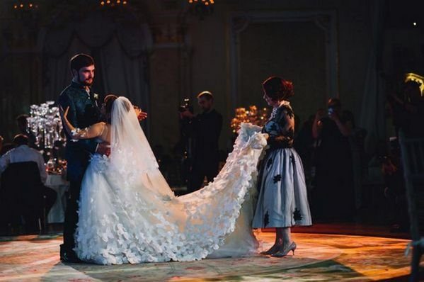 5 самых обсуждаемых свадеб отечественных знаменитостей в 2015 году