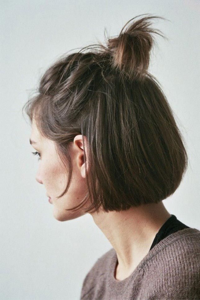 Советы и причёски для девушек с волосами средней и короткой длины