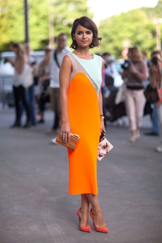 Прическа под оранжевое платье
