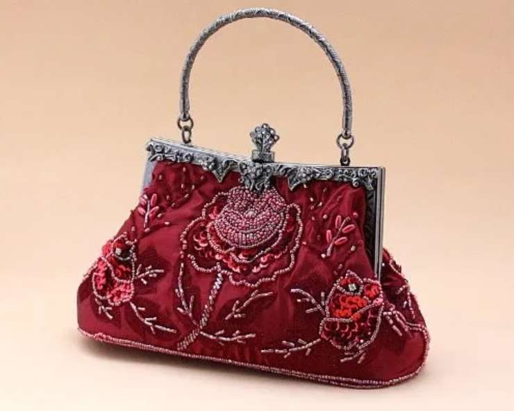 Вечерние сумки для Нового 2026 года