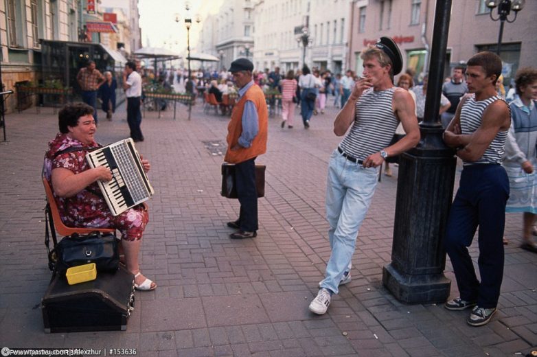 Прогулка по улицам Москвы 1991 года