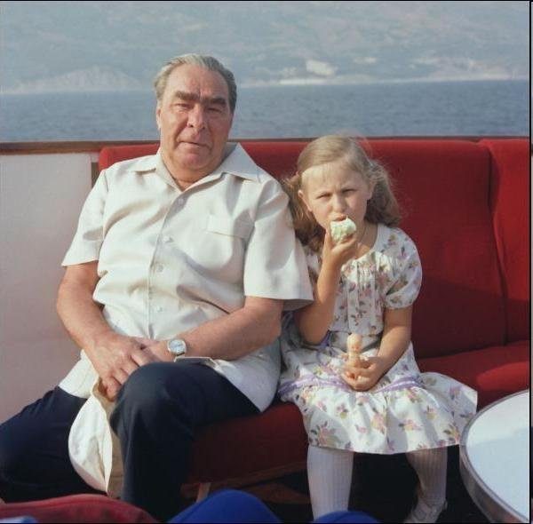 Леонид Ильич Брежнев в кругу семьи