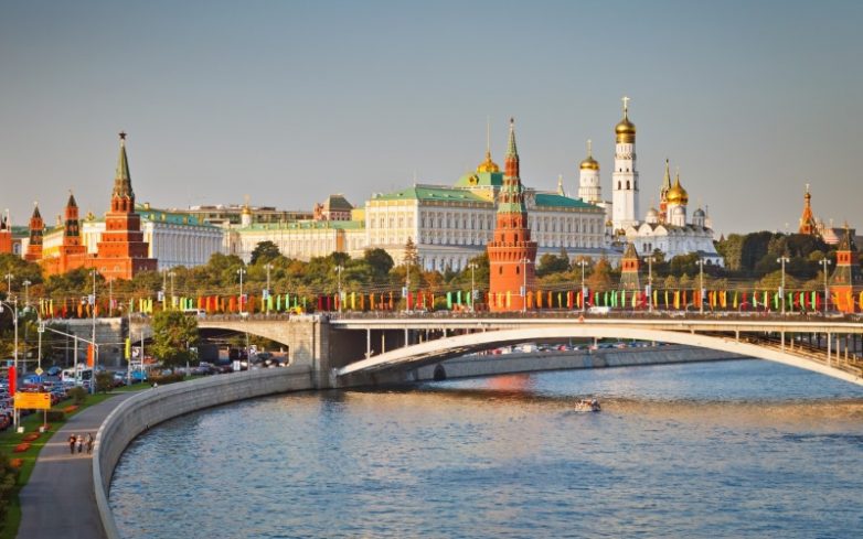 Почему в СССР так и не переименовали Москву?