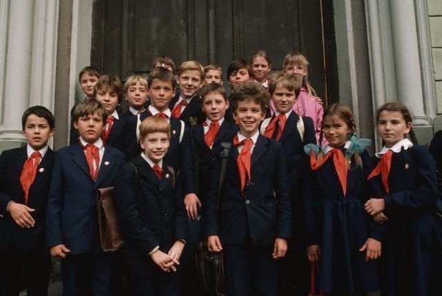 Какой была школьная форма советских детей?