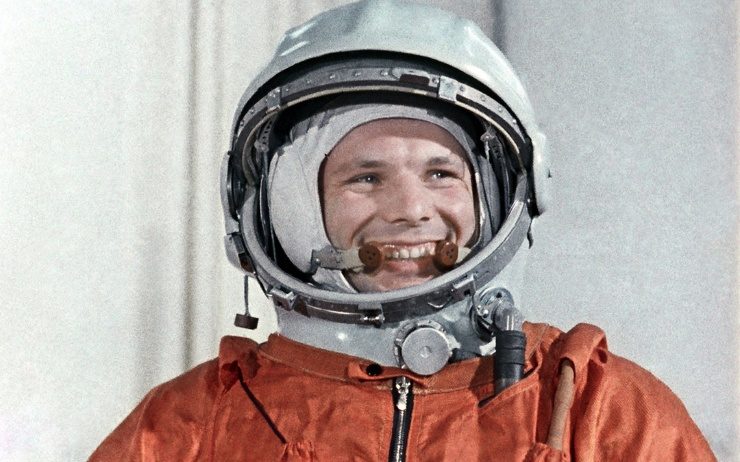 Какую премию дали Юрию Гагарину за полет в космос?