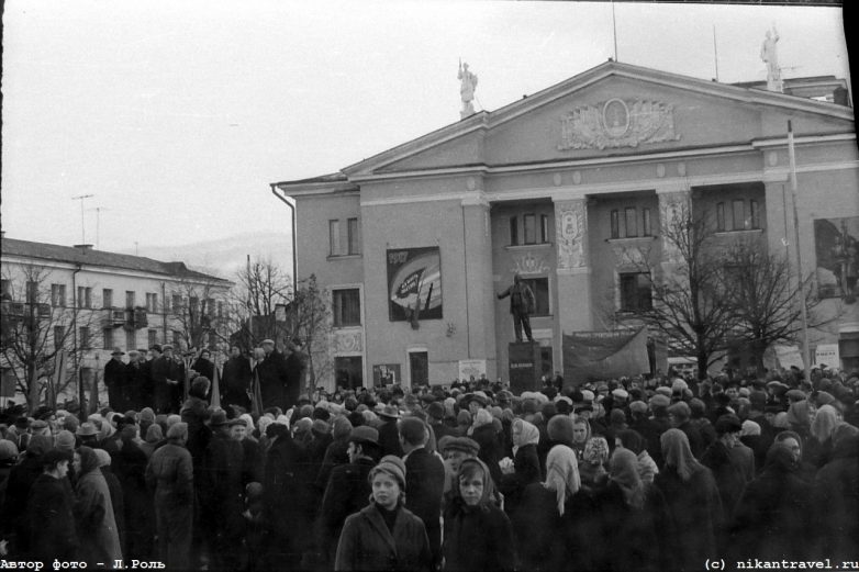 Открытие памятника В.И.Ленину у ДК ВАЗа в г.Волхов (30 октября 1965 года, Волхов, Ленинградская обл)