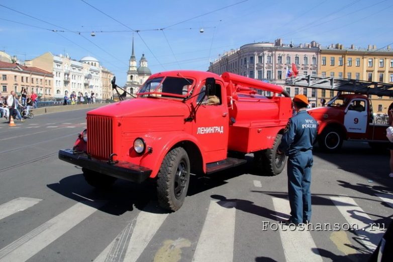4-й петербургский парад ретро-транспорта
