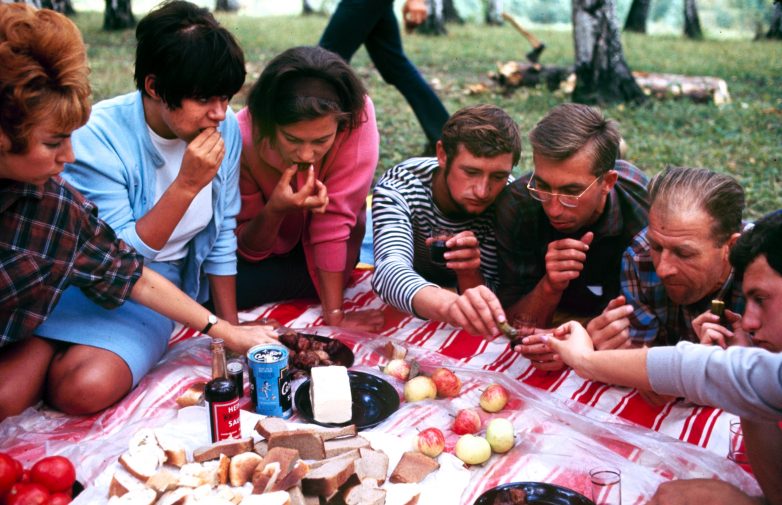 Будни советской молодёжи 1960-х годов