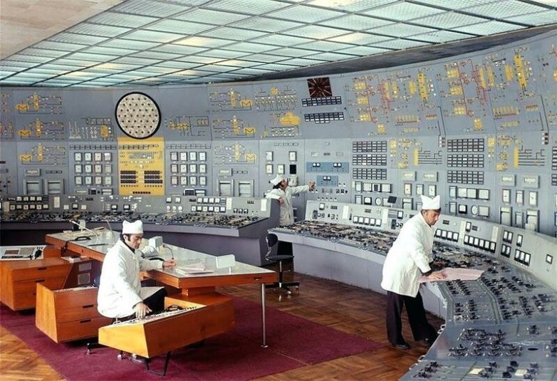Строгость и красота комнат управления советской эпохи