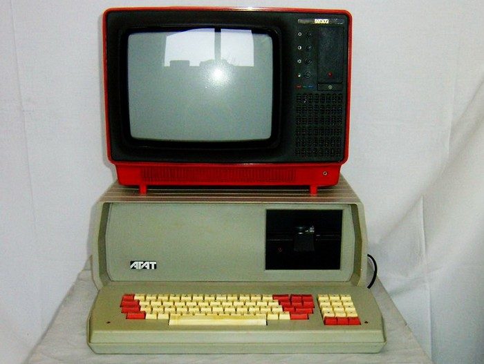 Как выглядели советские ноутбук, микроволновка и планшет?